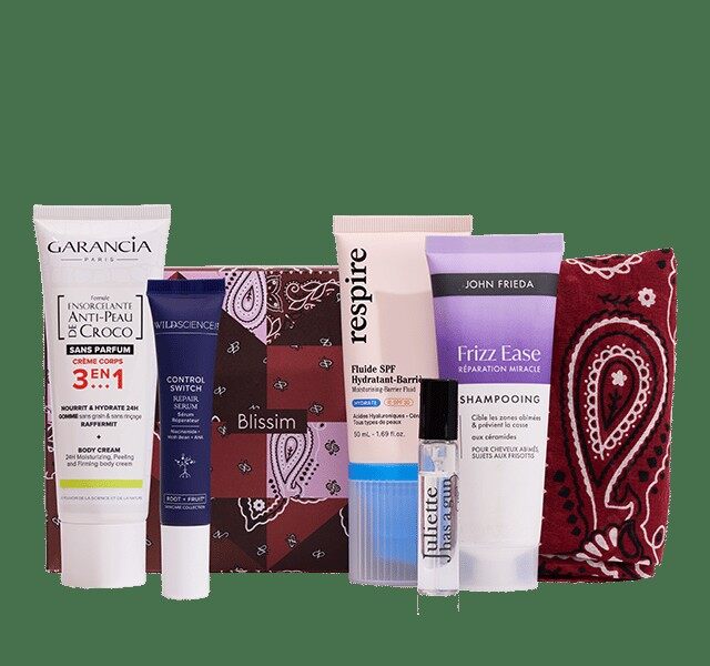 Les produits de la box Blissim d’octobre 2026 avec le foulard Promod à motif cachemire bordeaux