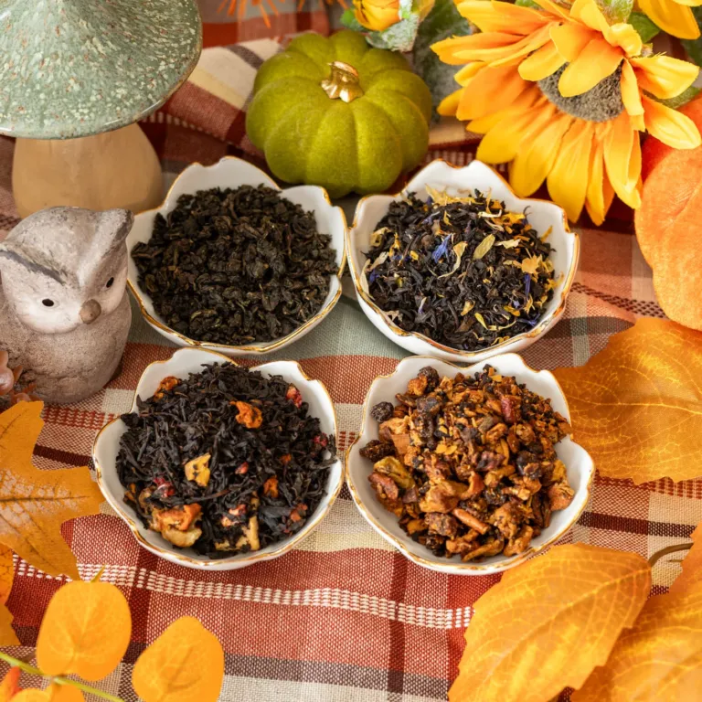 Quatre coupelles de thés et infusions en vrac de La Thé Box d’octobre 2026, entre citrouilles et feuilles d’automne